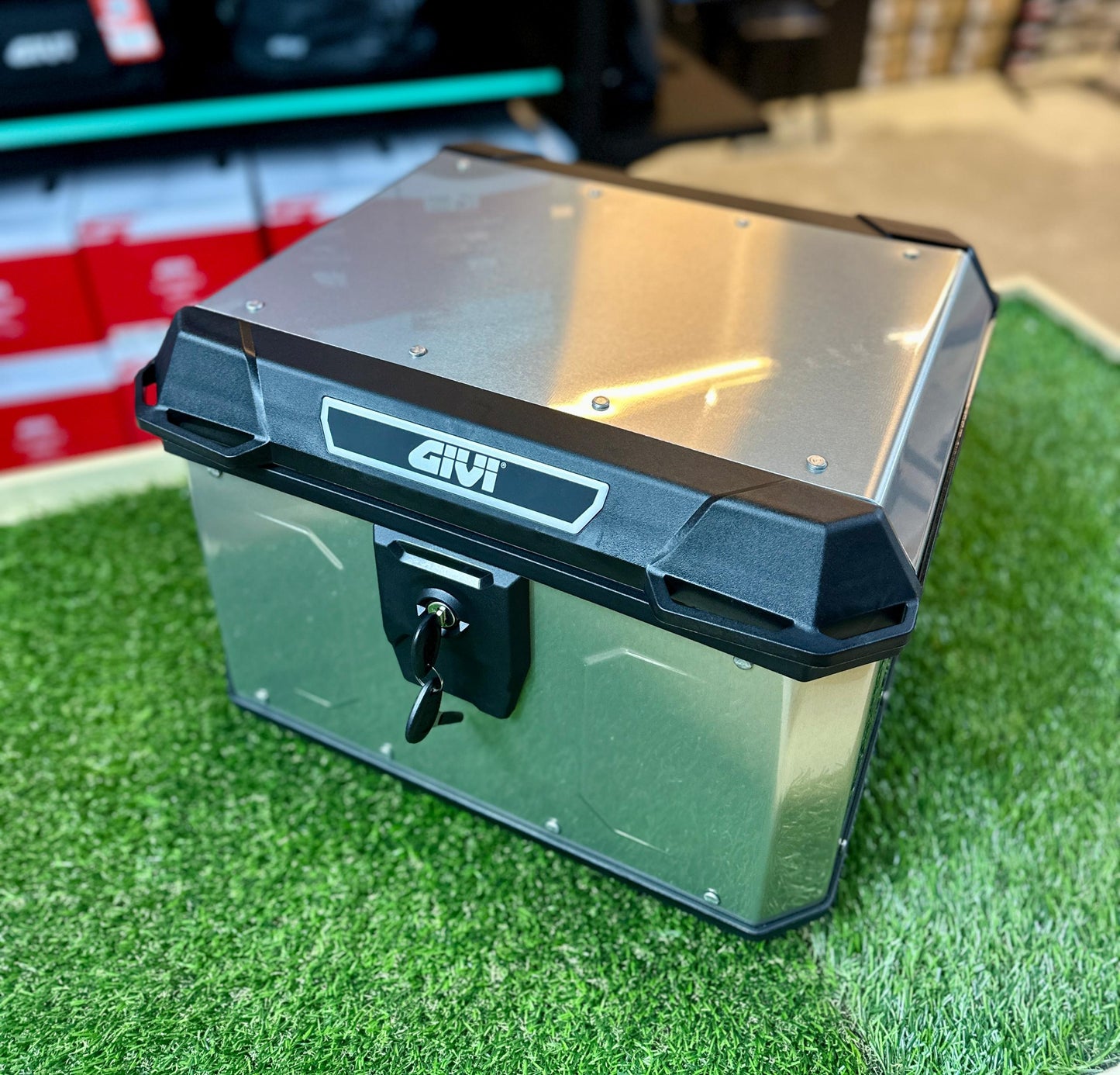 GIVI MATTERHORN ALUMINIUM TOPCASE 47LTR W/O PLATE - MTN47A/MTN47B