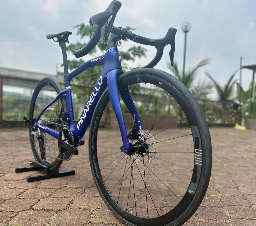 PINARELLO F5 105 Di2 ROAD BIKE